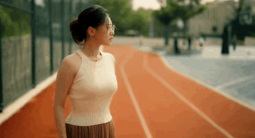 你好我们还有场恋爱没谈手机版